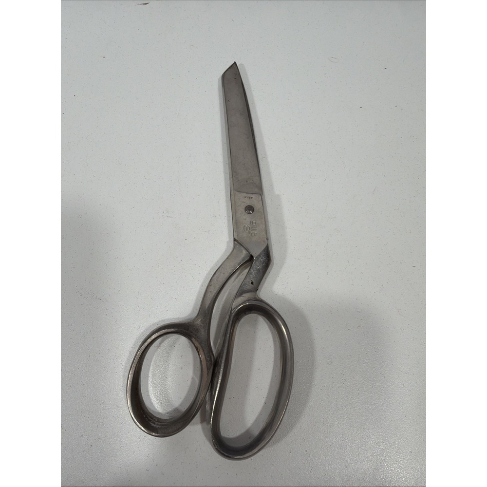 Vintage Griffon 8-inch Scissors Dressmaker's Shears Made in Italy #9118 preowned